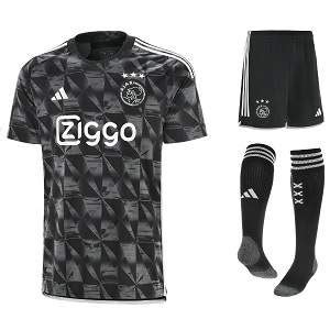 adidas voetbaltenue kopen